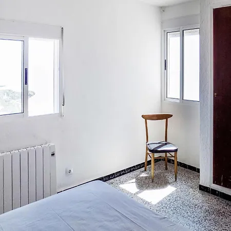 Apartment Cozy In With Kitchen *