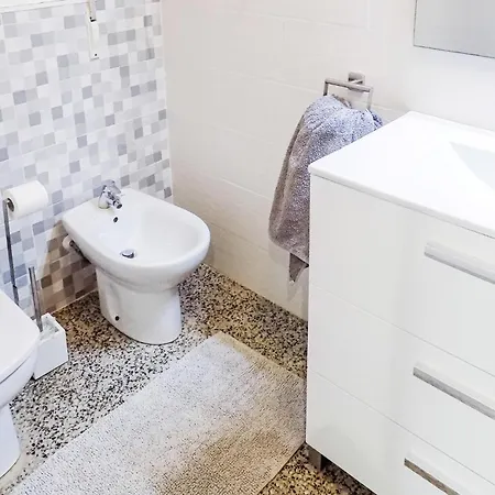 Apartment Cozy In With Kitchen